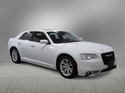 2016 Chrysler 300 S