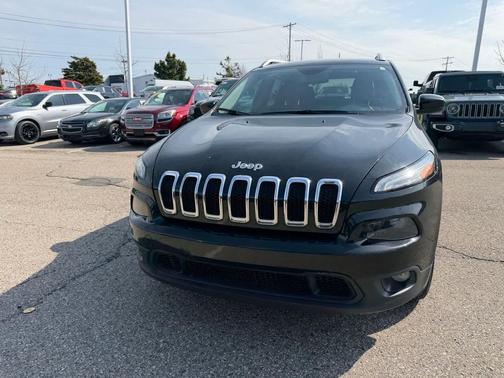 Brilliant Black Crystal Pearlcoat 2015 Jeep Cherokee Latitude