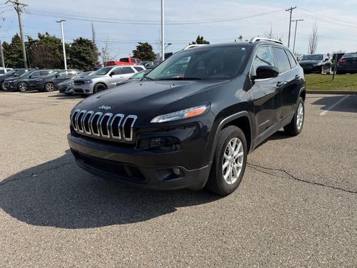 Brilliant Black Crystal Pearlcoat 2015 Jeep Cherokee Latitude