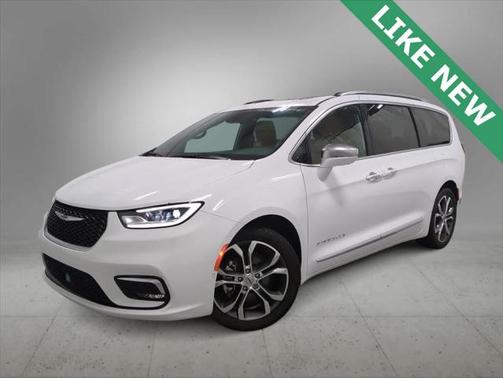 2022 Chrysler Pacifica L