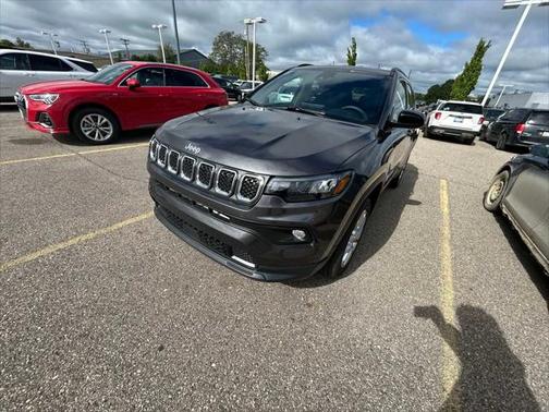 2023 Jeep Compass Latitude Lux