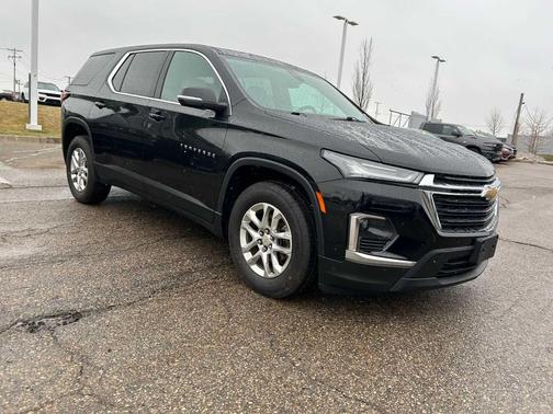 2023 Chevrolet Traverse LS