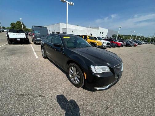 2023 Chrysler 300 Touring