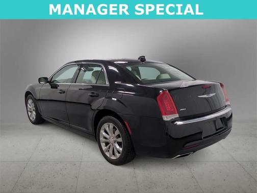 2023 Chrysler 300 Touring