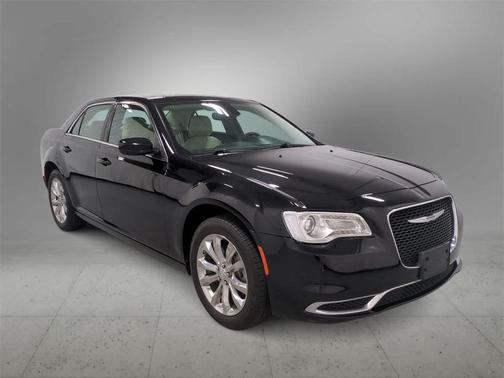 2023 Chrysler 300 Touring
