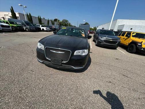 2023 Chrysler 300 Touring