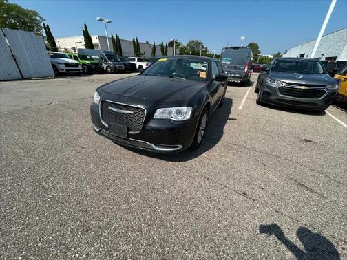 2023 Chrysler 300 Touring