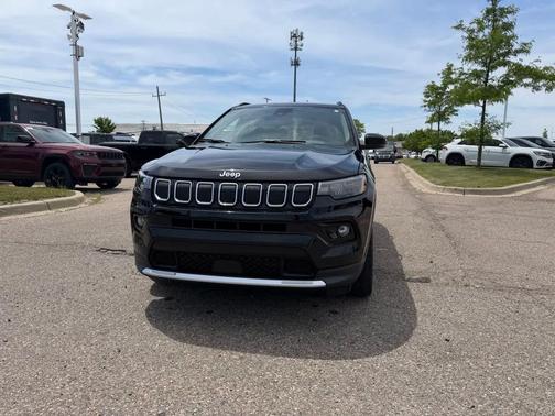 Diamond Black Crystal Pearlcoat 2022 Jeep Compass Limited