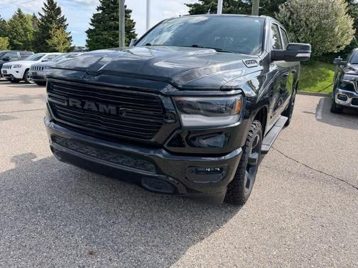 Diamond Black Crystal Pearlcoat 2019 RAM 1500 Big Horn