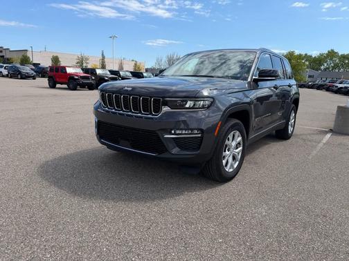Baltic Gray Metallic Clearcoat 2023 Jeep Grand Cherokee Limited