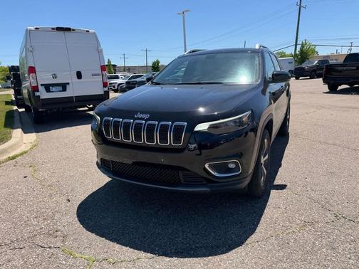 Diamond Black Crystal Pearlcoat 2019 Jeep Cherokee Limited