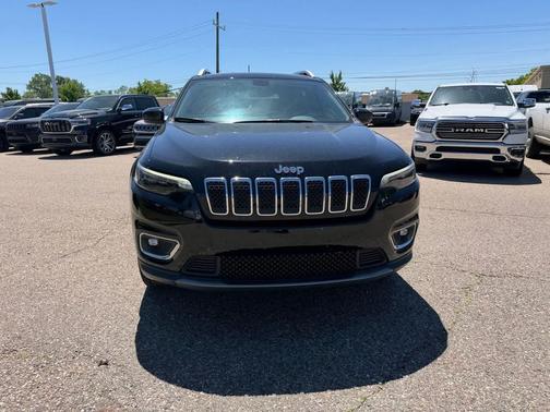 Diamond Black Crystal Pearlcoat 2019 Jeep Cherokee Limited