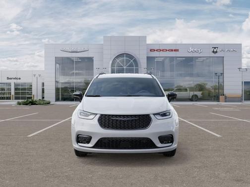 Bright White Clearcoat 2026 Chrysler Pacifica L