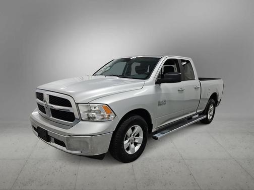 Bright Silver Metallic Clearcoat 2017 RAM 1500 SLT