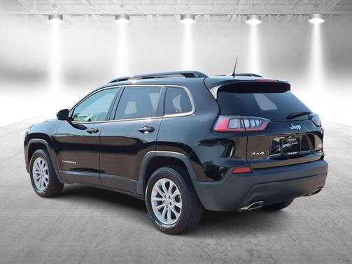 Diamond Black Crystal Pearlcoat 2022 Jeep Cherokee Latitude Lux