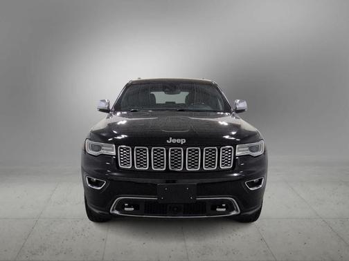 Diamond Black Crystal Pearlcoat 2019 Jeep Grand Cherokee Overland