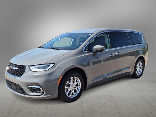 Ceramic Gray Clearcoat 2023 Chrysler Pacifica Touring L