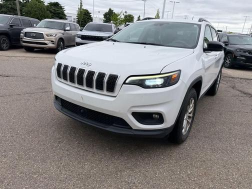 Bright White Clearcoat 2022 Jeep Cherokee Latitude Lux