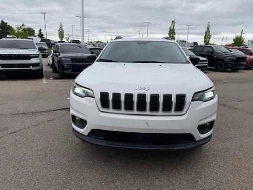 Bright White Clearcoat 2022 Jeep Cherokee Latitude Lux