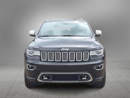 Diamond Black Crystal Pearlcoat 2019 Jeep Grand Cherokee Overland