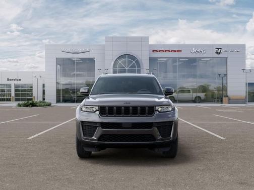 2026 Jeep Grand Cherokee Altitude