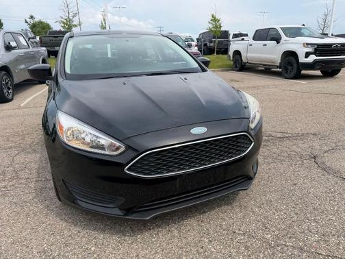 SHADOW BLACK 2018 Ford Focus SE