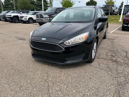SHADOW BLACK 2018 Ford Focus SE