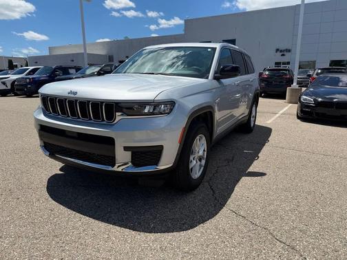 Silver Zynith 2023 Jeep Grand Cherokee L Laredo