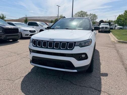 Bright White Clearcoat 2023 Jeep Compass Limited