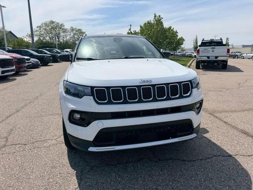 Bright White Clearcoat 2023 Jeep Compass Limited