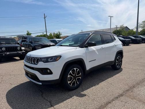 Bright White Clearcoat 2023 Jeep Compass Limited