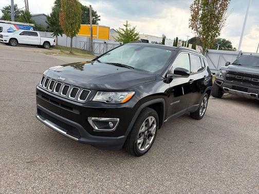 Diamond Black Crystal Pearlcoat 2018 Jeep Compass Limited