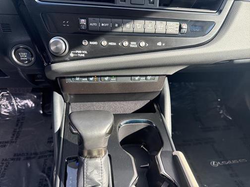 2024 Lexus ES 250 Base