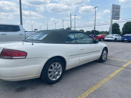 2004 Chrysler Sebring Base