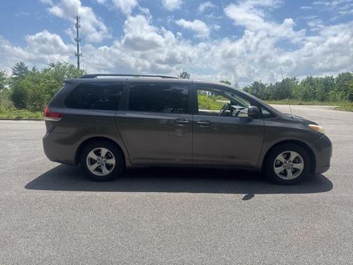 2012 Toyota Sienna LE
