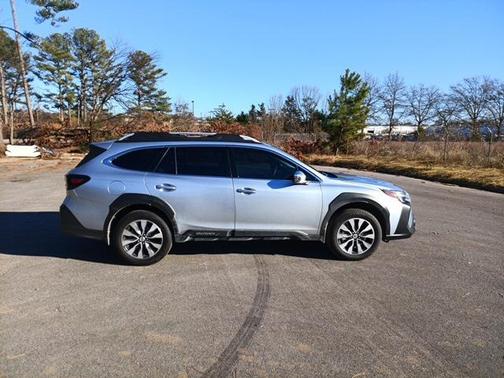 2025 Subaru Outback Touring XT