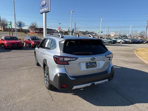 2025 Subaru Outback Touring XT