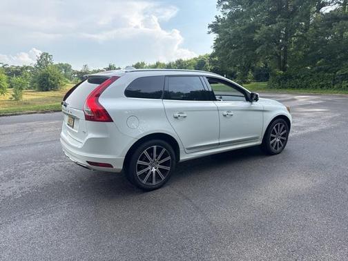 2015 Volvo XC60 T5 Premier Plus