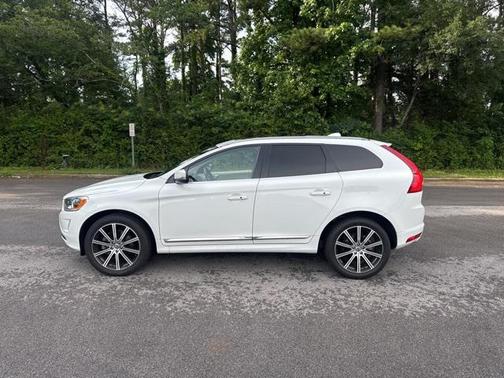2015 Volvo XC60 T5 Premier Plus