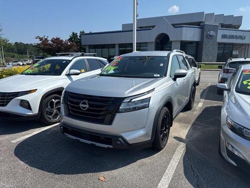 2022 Nissan Pathfinder SL 4WD