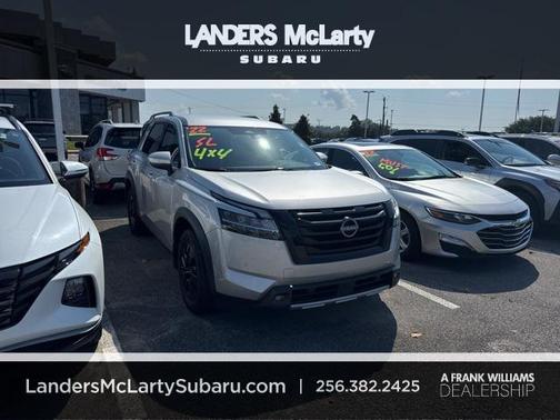 2022 Nissan Pathfinder SL 4WD