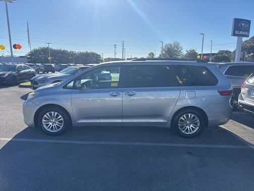2015 Toyota Sienna XLE