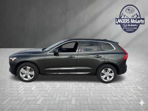 2022 Volvo XC60 B5 Momentum