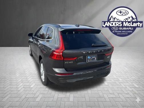 2022 Volvo XC60 B5 Momentum