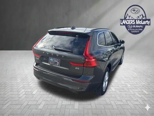 2022 Volvo XC60 B5 Momentum