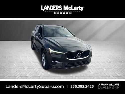 2022 Volvo XC60 B5 Momentum