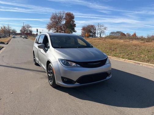 2020 Chrysler Pacifica Touring