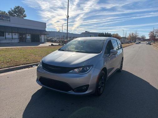 2020 Chrysler Pacifica Touring