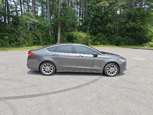 2017 Ford Fusion Hybrid SE
