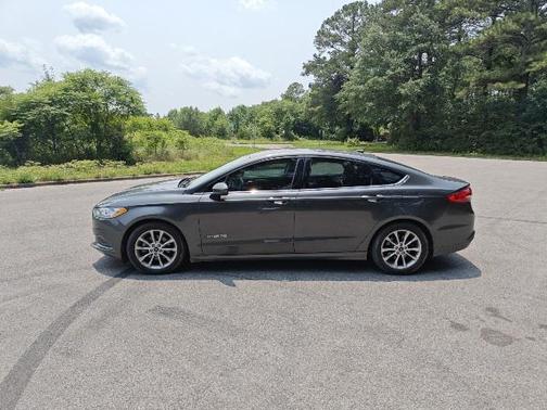 2017 Ford Fusion Hybrid SE
